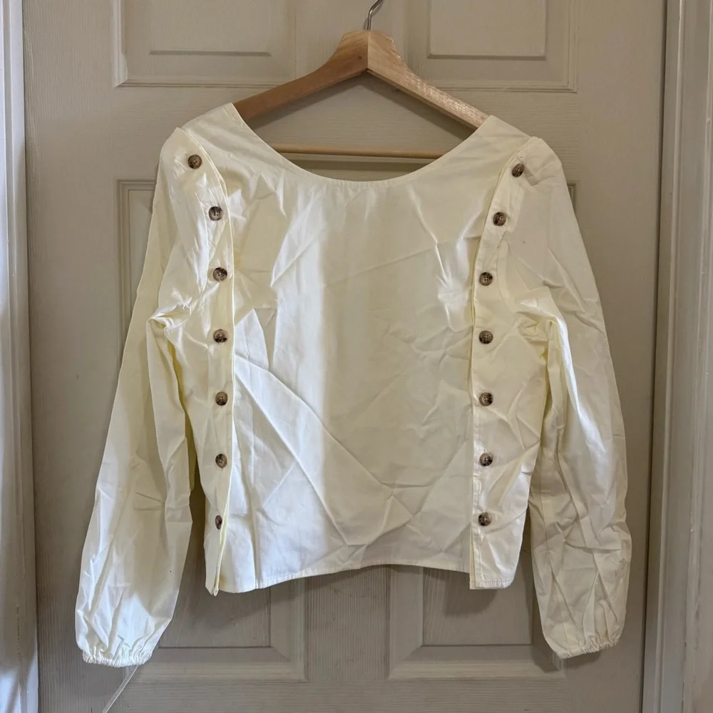 Vetta Capsule Convertible Blouse Sleeveless Top - Picture 4 of 6